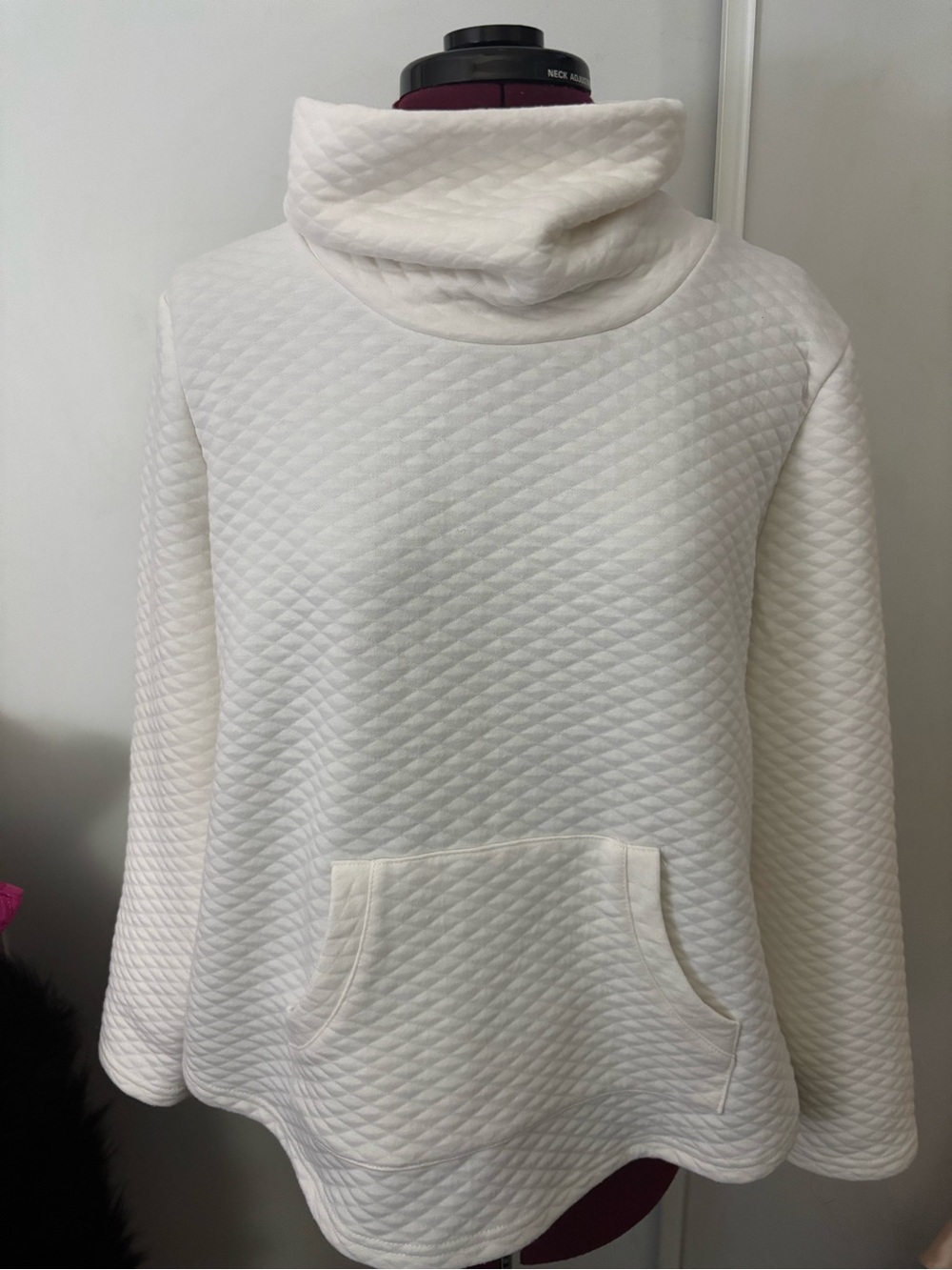 EUC Croft&Barrow Women's Quilted Turtleneck Pullover Sweater - White, Size PL